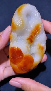 和田玉籽料 必定成龙